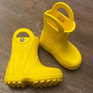 CROCS pull-on rain boots BONUS CHARMS